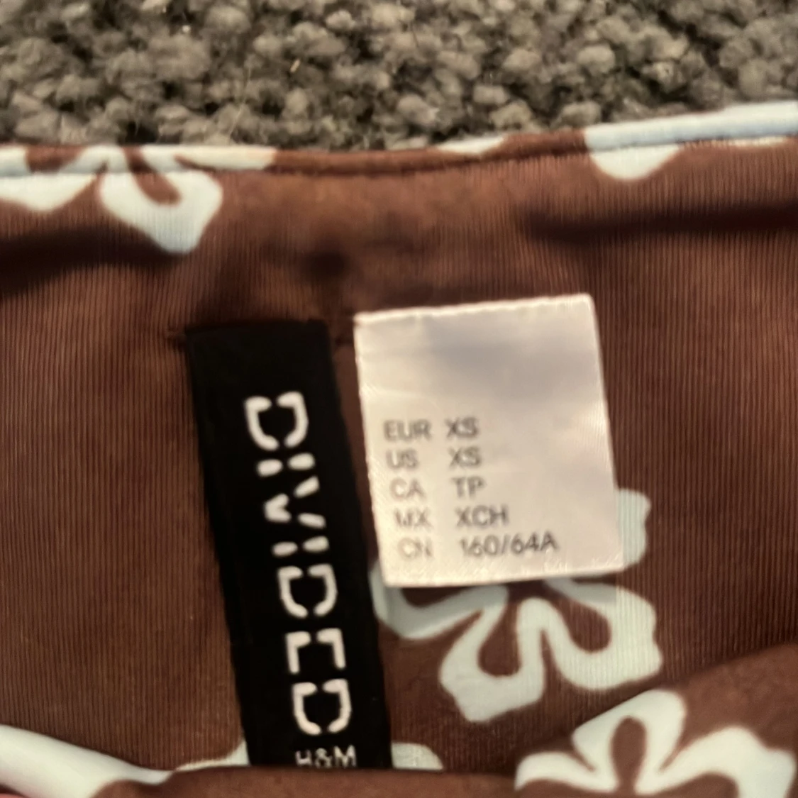 Blommig mini kjol - 90