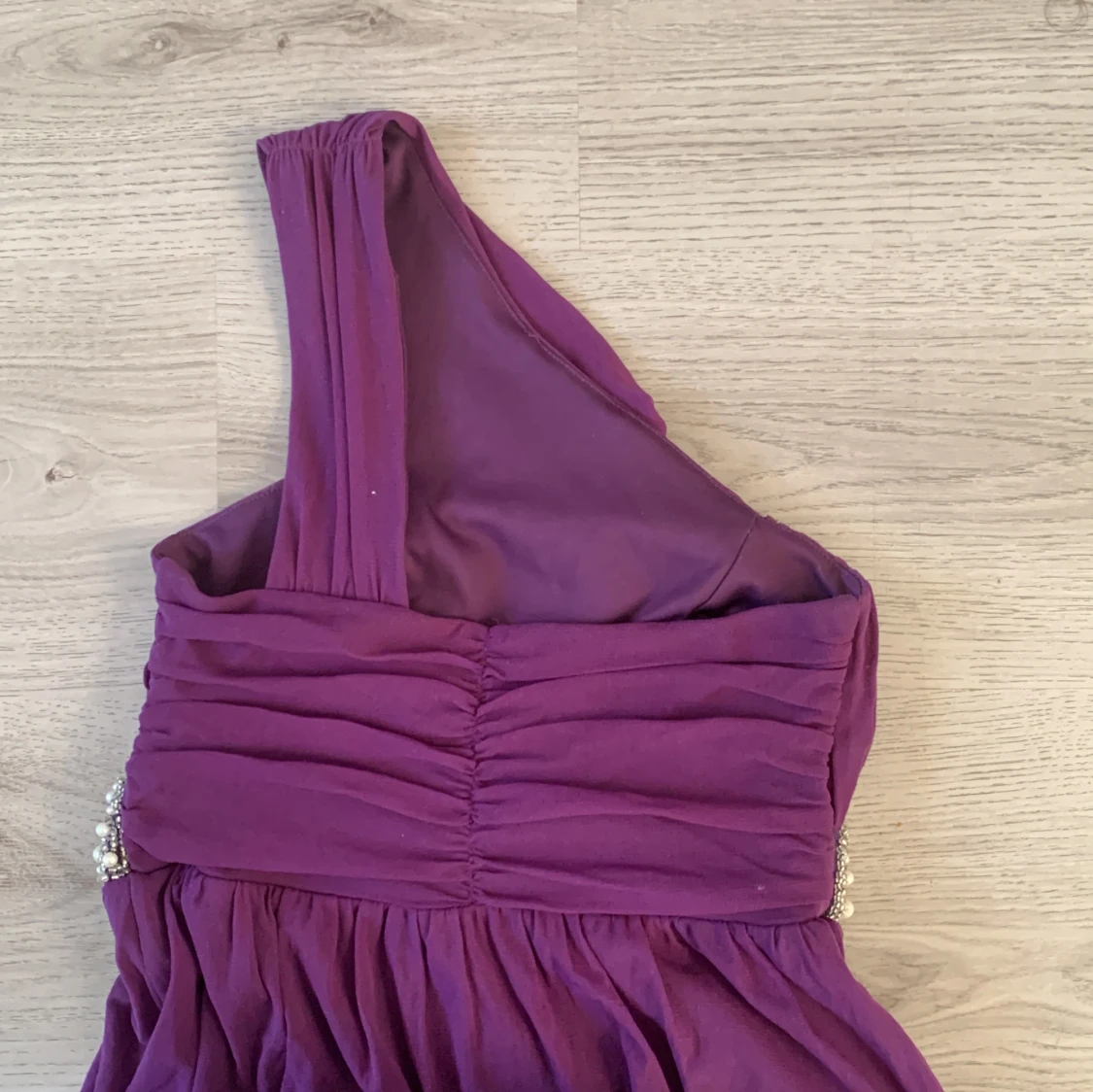 Off-shoulder klänning - 92