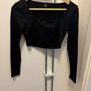 Magtröja från Shein - Topp från Shein som inte kmr till användning:) jättesnygg!!
