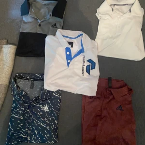 Golfpike - Fem st golfpikeer som knappt är använda Fyra från adidas  En från peak performance  1000 kr Säljer dem pga att dem är för små för mig, skulle säga att dem passar en liten M eller stor S
