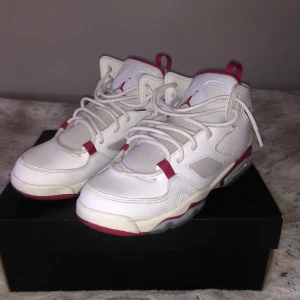 Jorden FLTCLB ’91 - Säljer mina jorden fltclb ’91 på grund av för liten storlek. Bra skick, andvända få gånger