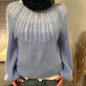 Carin wester teöja - Så skön och härlig stickad tröja från Carin wester, jättecool!! Den är i XS men passar allt från XS-L 