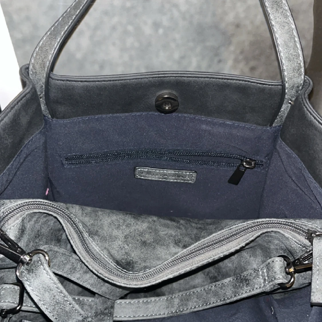 Grå handväska - 91