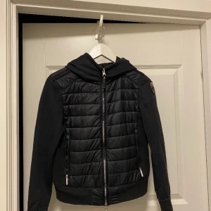 Parajumpers koftjacka - Order kvitto finns den är i nyskick 