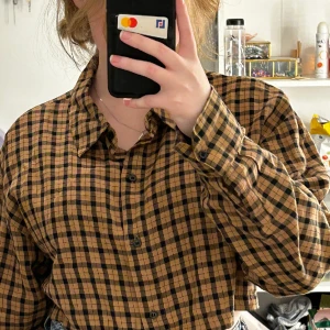 croppad skjorta från hm - croppad skjorta från hm använd få tal gånger