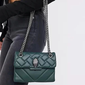 Kurt geiger - Säljer en grön Kurt geiger vöska i grönt, super bra skick och kommer med dustbag❤️🩷