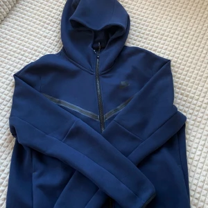 nike tach navy blue - Bra skick!