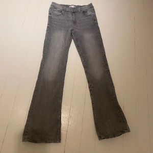 Boot cut jeans  - Boot cut jeans från Gina Young 💕