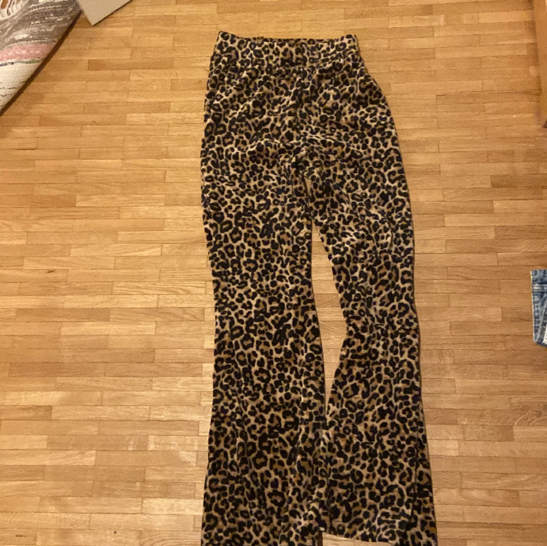 Mjukis byxor leopard 