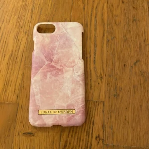 IDEAL OF SWEDEN - Dom är i fint skick.