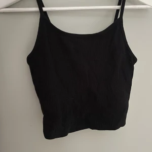 Svart linne - Linne i storlek S. Använd gärna ”köp nu”🫶