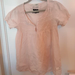 Odd Molly blus - Fin odd molly blus från sellpy. Inga defekter💖är inte säker på storleken och beroende på hur man vill att den ska sitta. Men passar xs-m skulle jag säga