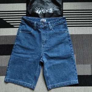 Psyco Skateboards Baggy Jorts  - Helt nya endast provade jorts från Psyco skateboards Säljs pga att jag fick fel storlek och tullen är för dyr om man ska skicka tillbaka  Om du har fler frågor bara skicka meddelande :) 