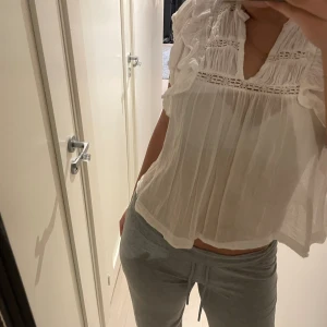 Neo Noir blus  - Jätte fin blus från Neo Noir köpt på Jackie för 600kr, jättebra skick 🤩