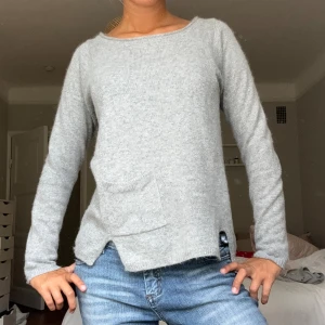 Stickad tröja  - Säljer denna skriv om ni har några frågor🤭🤭😊🫶🏼🫶🏼🌸