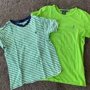 Säljer dessa två Ralph lauren t shirts i storlek 140-152(barn). Där skicket är bra och inga defekter finns. Utgångspris för båda t shirts är 100 men priset kan diskuteras.