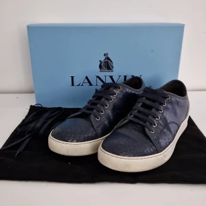 Lanvin - Riktigt feta lanvins som är i väldigt bra skick. Säljer pågrund av att dem har blivit för små och har du några frågon så är det bara att skriva pv. Kan gå ner i pris