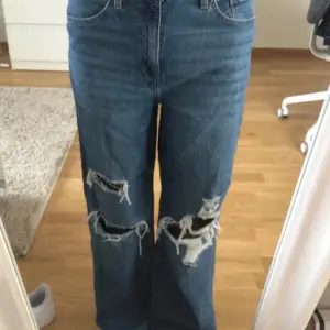 Ripped jeans 