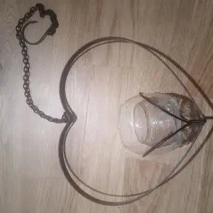 Hängande ljuslykta  Glaskopp ca 8x7 cm Hjärta ca 23 cm diameter 