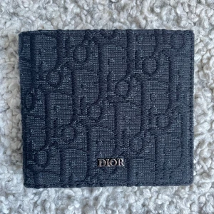 Dior Oblique Jacquard Wallet - Köp: dior Skick: 10/10 Skador: inga Passform: unisex 😊😊😊