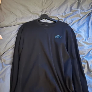 Hugo boss tröja - Välanvänd tröja 