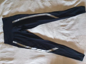 2XU träningstights stl MT - 2XU träningstights stl MT (medium tall) i fint skick