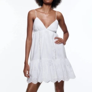 Söt klänning  - Superfin klänning från zara i storlek S💗