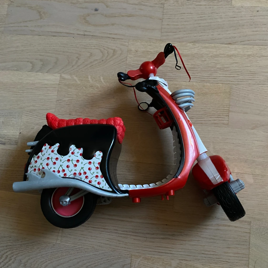Monster high Ghoulia scooter - 90