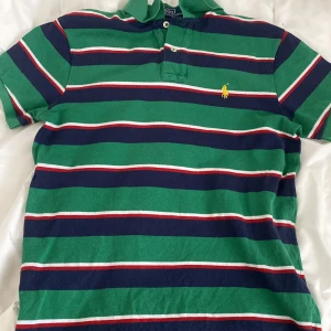 Polo Ralph lauren pike - Denna polo piké köpte jag för ganska länge sedan och den har slutat passa mig vid detta laget så jag tänker sälja den till någon 