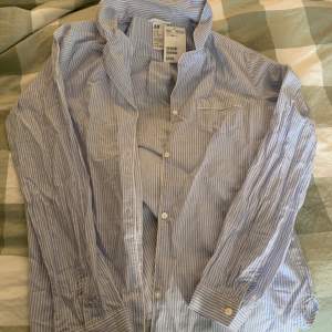 Pyjamasskjorta strl xs helt ny lapparna kvar Använd gärna köp nu💗