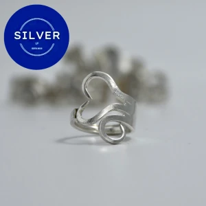 Silverring - Unika silverringar gjorda på bestick i riktigt silver! Ringarna kommer i olika storlekar men är anpassningsbara. Tveka inte vid frågor!