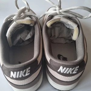 Fina sneakers stl 42 - Fina vår sneakers stl 42 600 kr frakt tillkommer