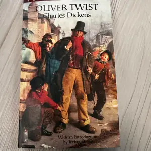 En engelska bok i mycket bra skick. Oliver Twist av Charles Dickens. 