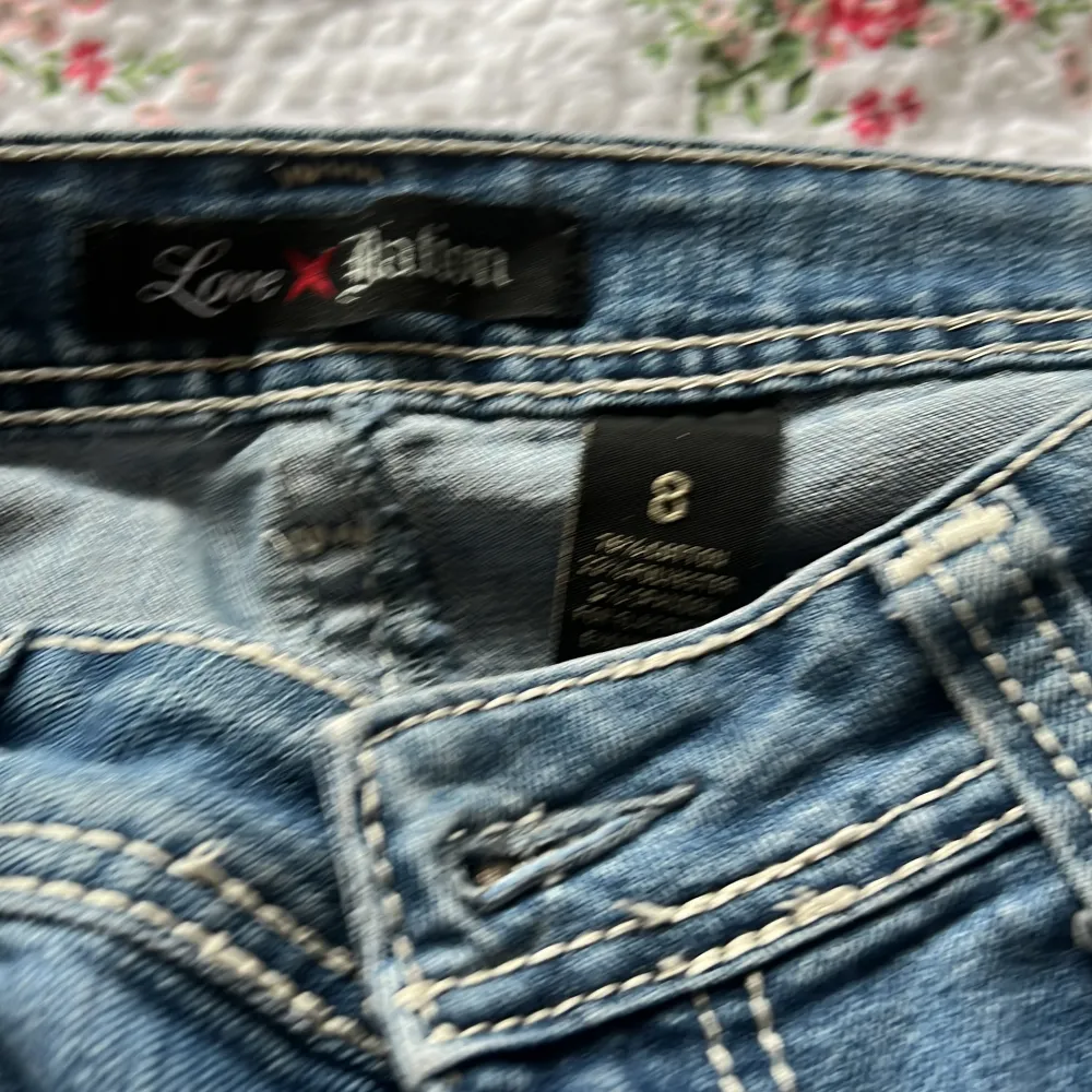 Löw waist  bootcut Jeans med coola fickor🤩🔥 . Jeans & Byxor.