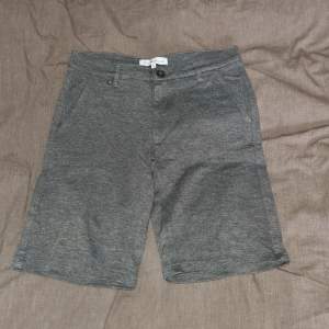 Hej säljer ett par S.C.W shorts som jag inte passar i längre, storlek S.