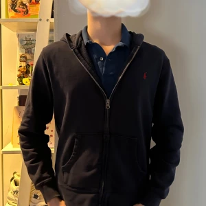 Ralph lauren zip - En riktigt fet Ralph lauren zip som är äkta och är i väldigt bra skick