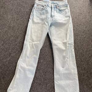 Raka jeans i storlek W26 L28