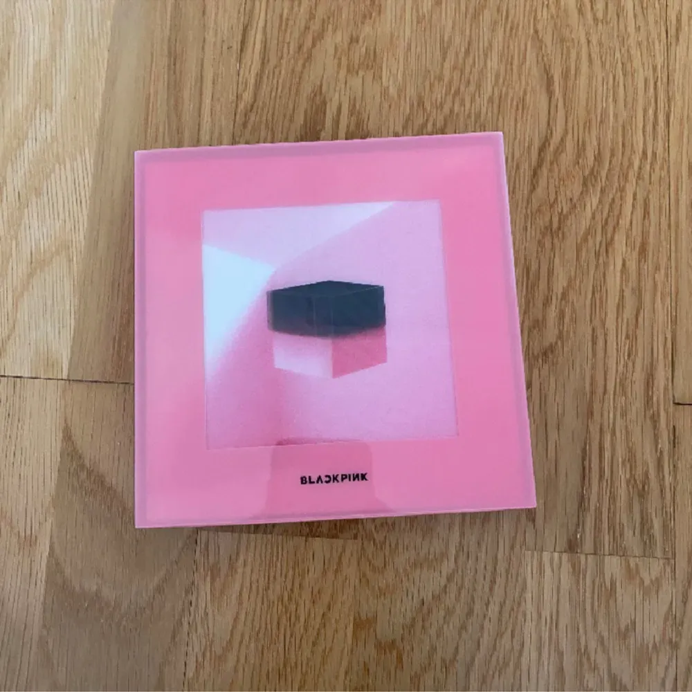 Blackpink album med endast fotobok och cd 💞. Accessoarer.