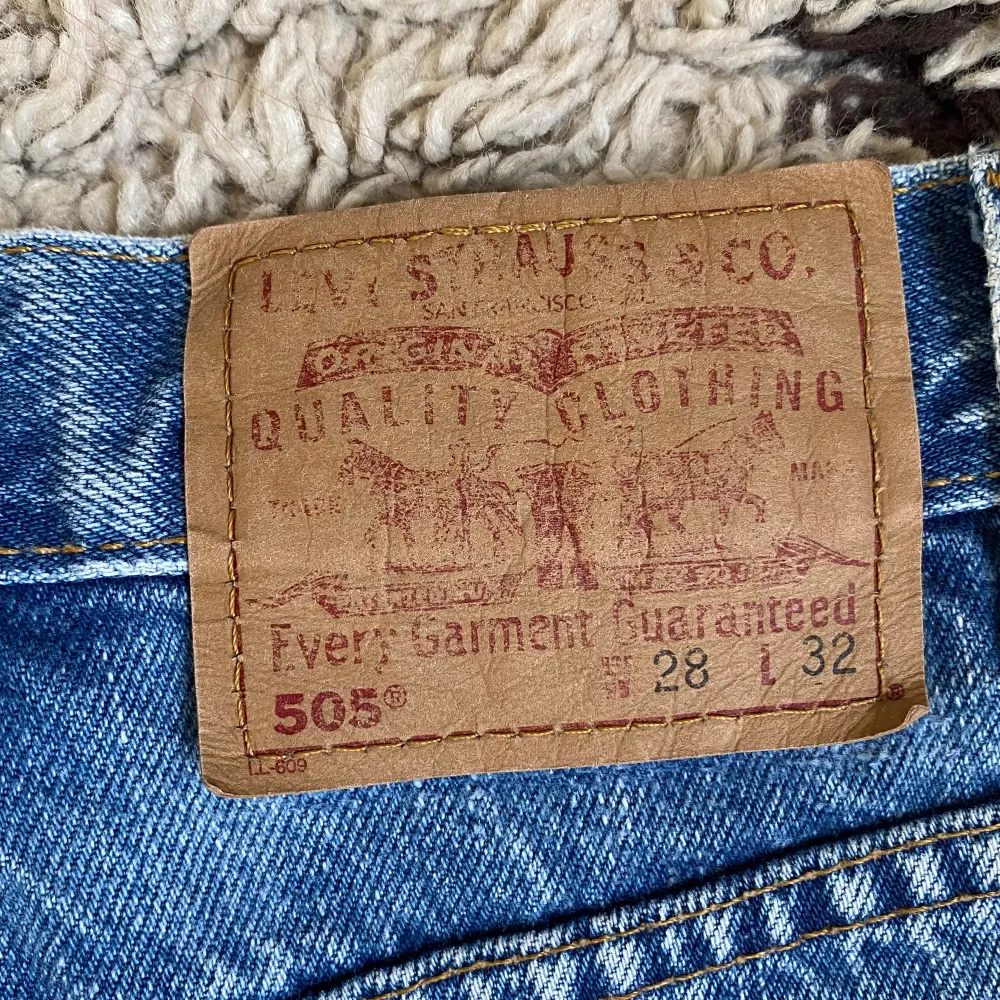 Fina klassiska levis jeans. Sitter perfekt på mig som är 168 cm lång. Jeans & Byxor.