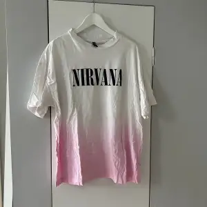 Tshirt från h&m som endast är använd 1 gång