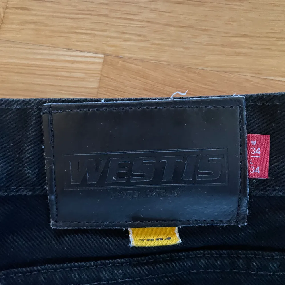 Vintage Westis jeans som legat i garderoben ett bra tag. De är i väldigt bra skick. Jeans & Byxor.