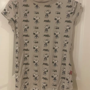 Snoop dog t-shirt  - Snoop dog t-shirt, andvänd bara ett fåtal gånger, i perfekt skick.