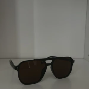 solglasögon - brun - Ett par feta, högkvalitativa brillor. Perfekt till sommaren! ☀️