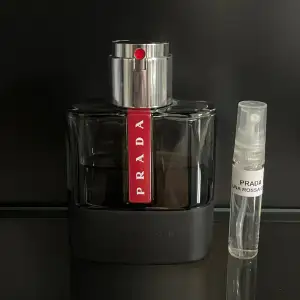 Prada luna rossa carbon 5ml sample Kolla gärna in bundles om du vill köpa fler samples!😊