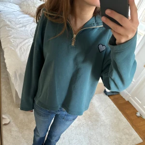 By Malina 3/4 tröja  - 3/4 tröja från By Malina i perfekt stick 🩷🩷