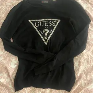 Supersnygg tröja från Guess. 