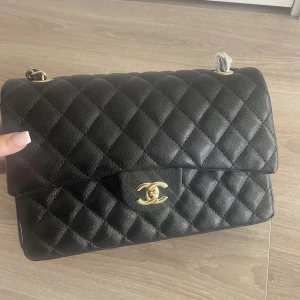 Chanel väska  - Helt oanvänd, inspererad av Chanel💛