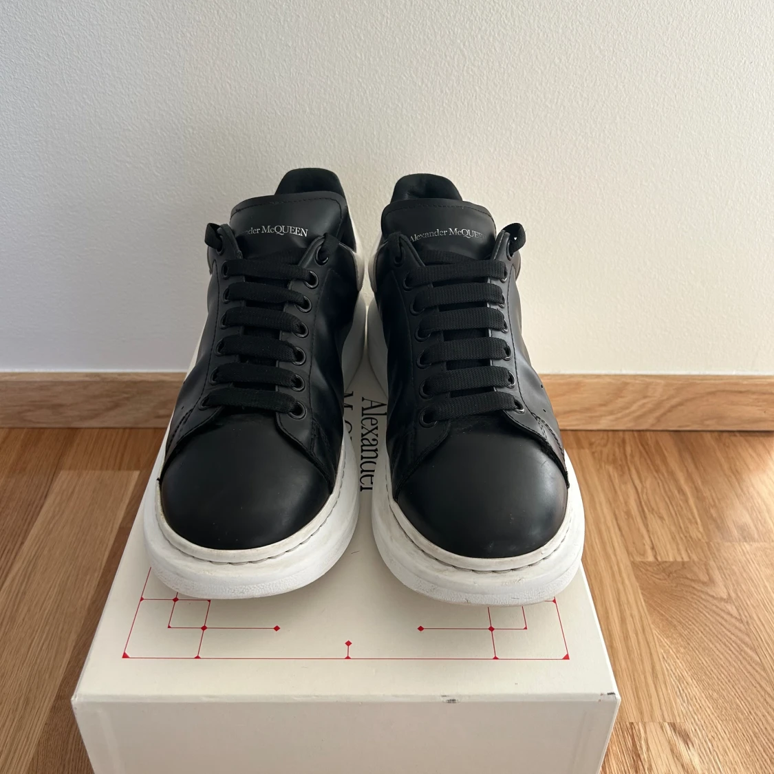 Alexander McQueen skor - 90