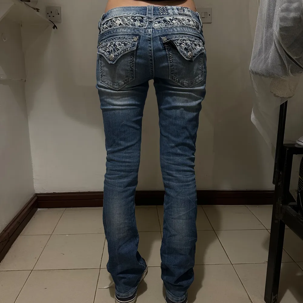 Säljer dessa miss me jeans, Modellen är 178💛. Jeans & Byxor.