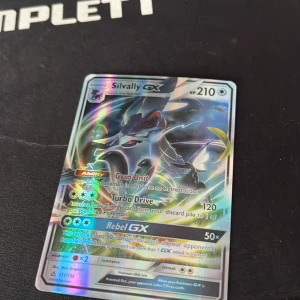 Silvally GX kort - Holo kort, fint skick